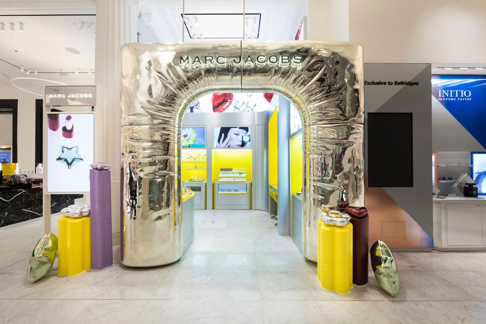 Marc Jacobs pop up store designed by layer studio